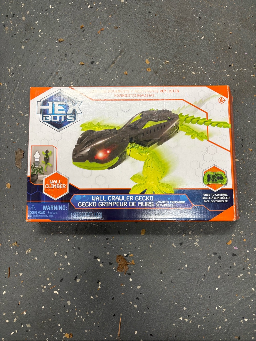 Wall Crawler Gecko Remote Control Toy - Black & Neon Green